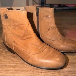 Elegant Brown Heeled Boots for Women